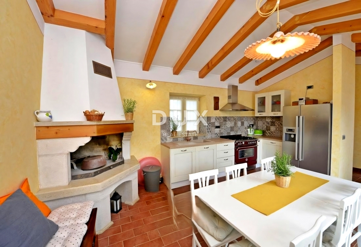 ISTRIA, PARENZO - Casa rustica con piscina