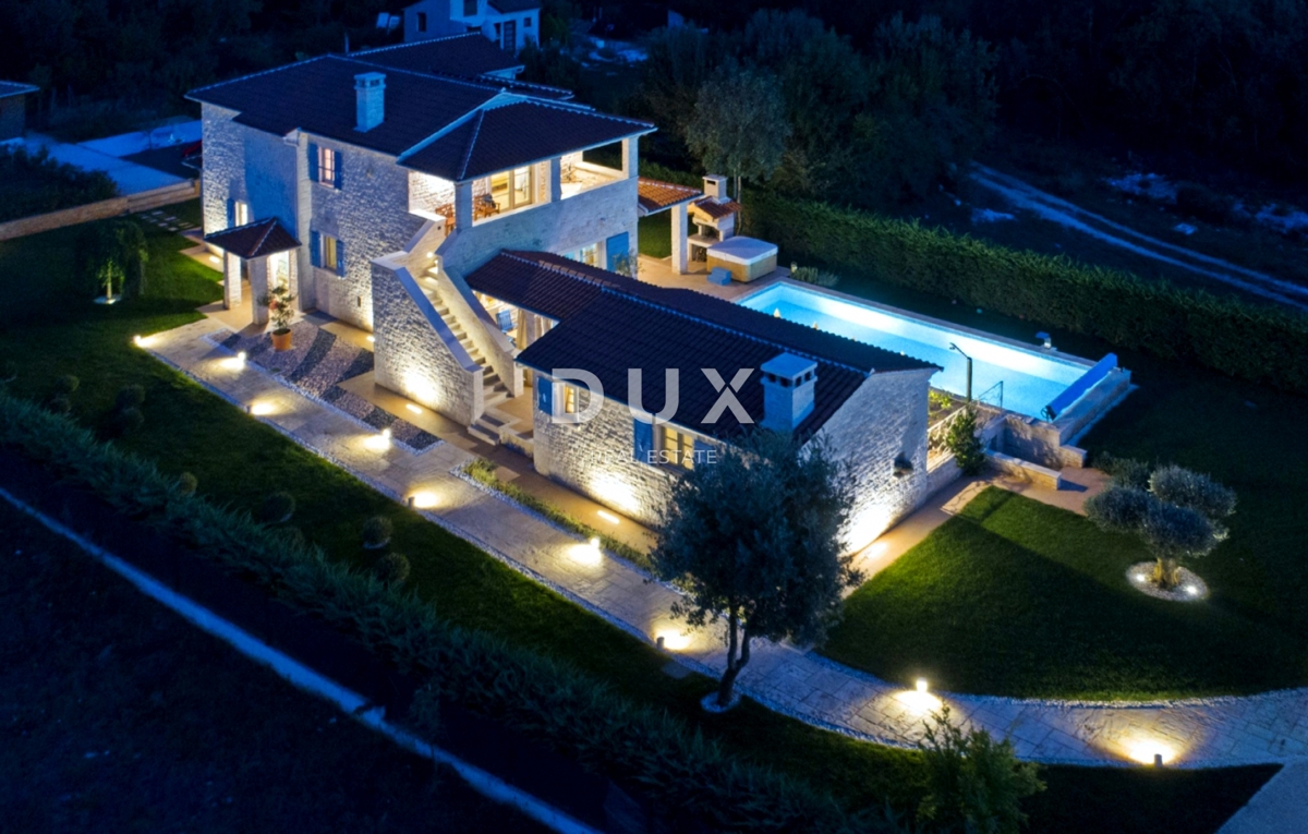 ISTRIA, PARENZO - Casa rustica con piscina