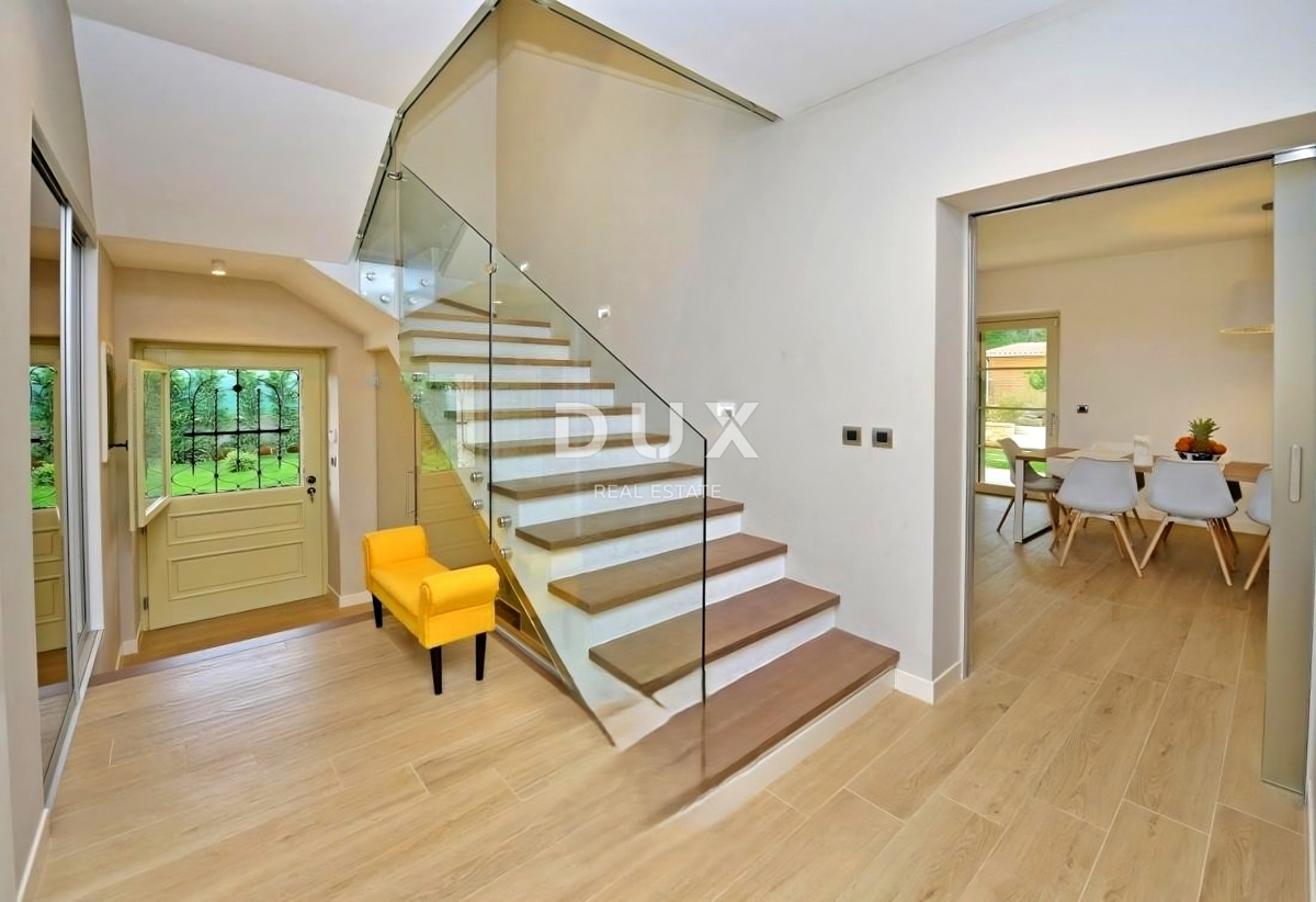 ISTRIA, PARENZO - Casa rustica con piscina