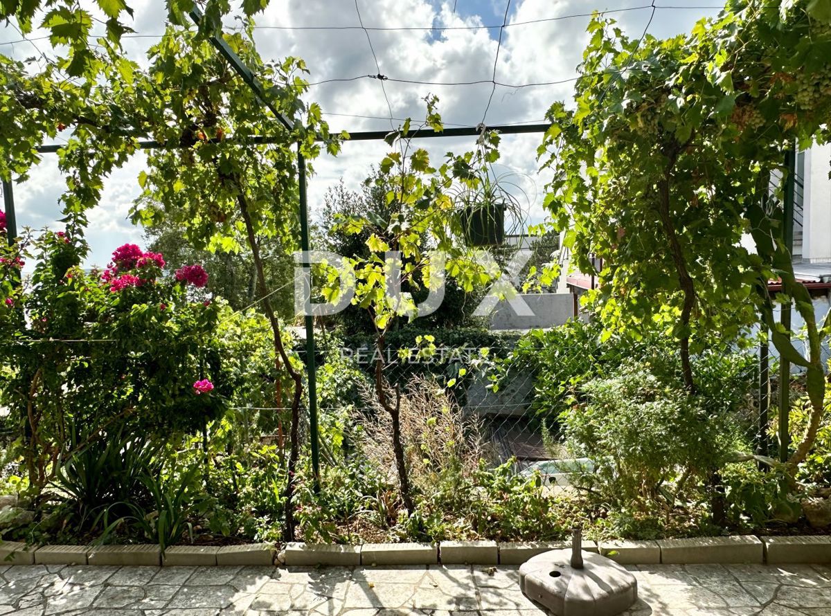 CRIKVENICA, DRAMALJ - Due appartamenti a 100 metri dal mare