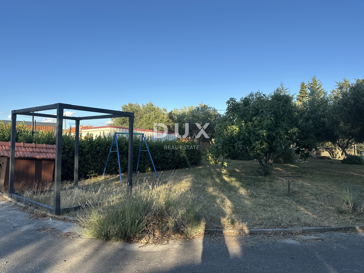 ZADAR, MURVICA – Terreno edificabile in una posizione privilegiata!