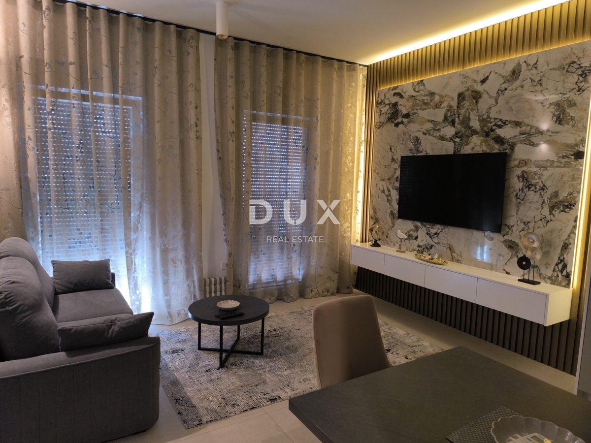 ISTRIA, POLA - Lussuoso appartamento con posto auto in garage in centro