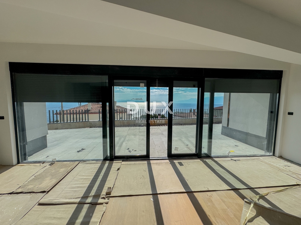 RIJEKA, KANTRIDA - Appartamento di 155 m2 in un lussuoso edificio di nuova costruzione a soli 250 metri dal mare con garage e vista panoramica sul mare