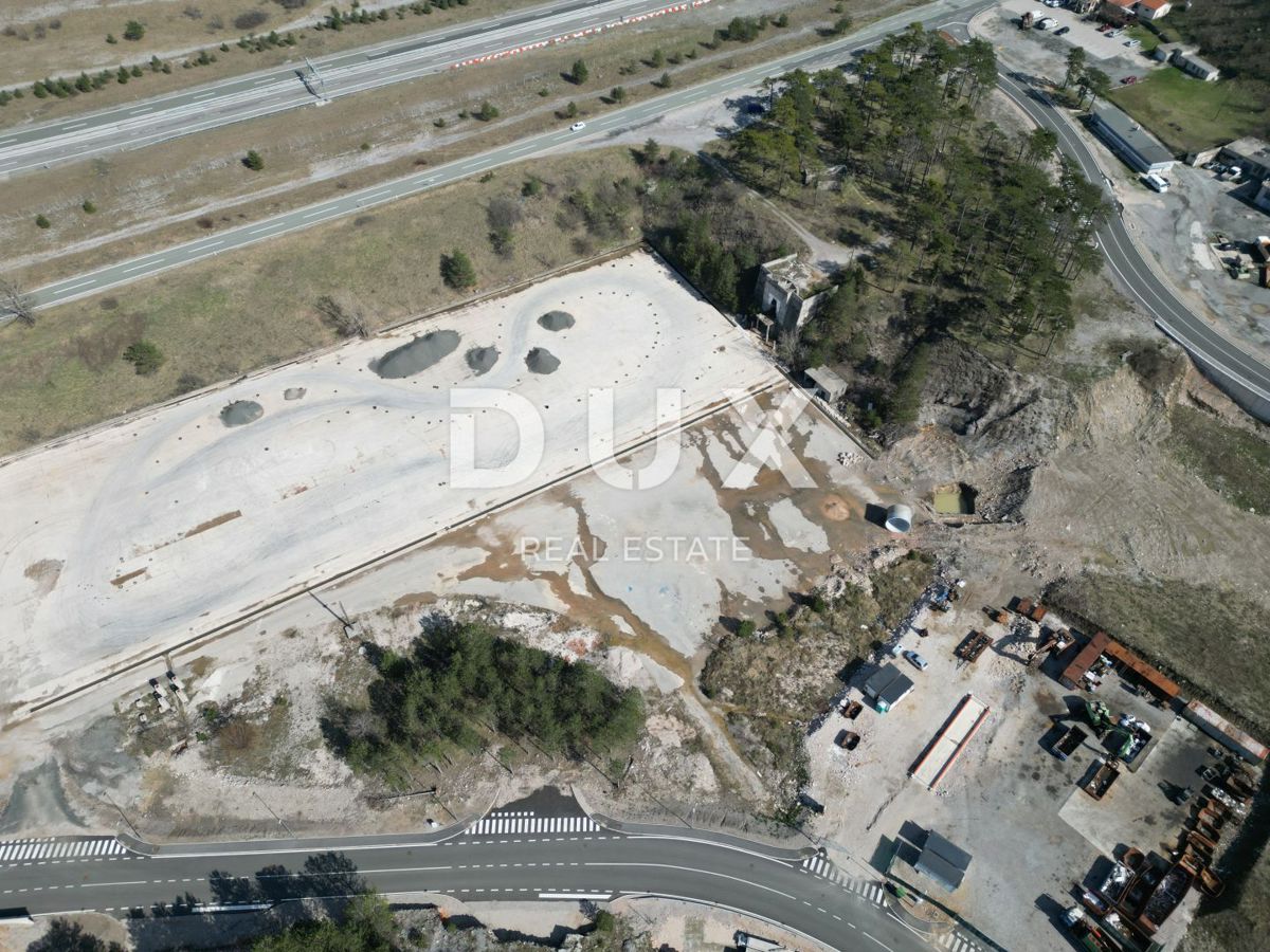 GROBNIK, ČAVLE, SOBOLI - terreno edificabile di 29.000 m2 nella zona commerciale per un capannone - spazio per uffici (destinazione: commerciale, artigianale, industriale)
