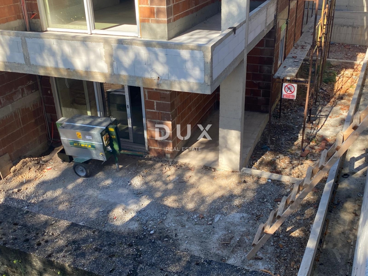 RIJEKA, DRENOVA - esclusivo appartamento in NUOVO EDIFICIO al piano terra con giardino + 2 posti auto! OCCASIONE!