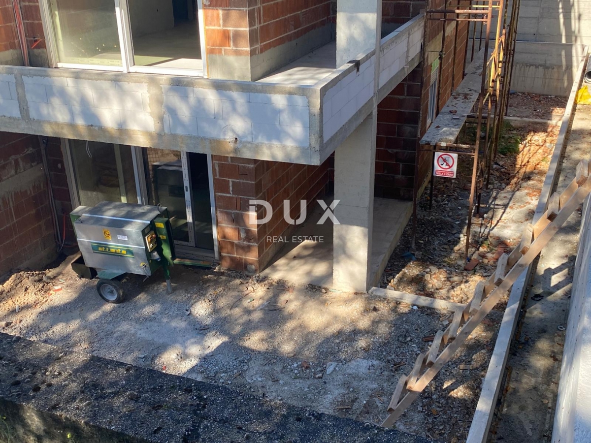 RIJEKA, DRENOVA - esclusivo appartamento in NUOVO EDIFICIO al piano terra con giardino + 2 posti auto! OCCASIONE!