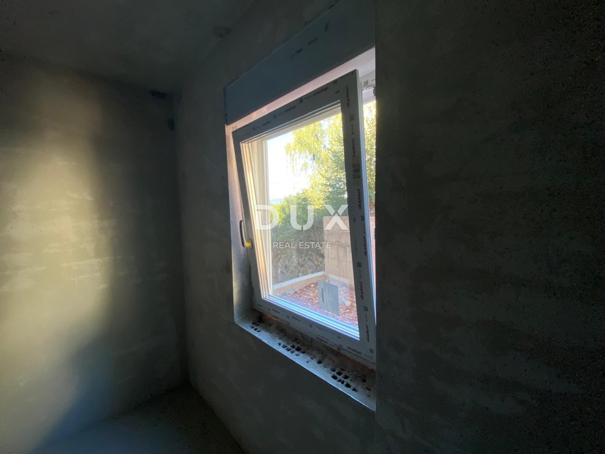 RIJEKA, DRENOVA - esclusivo appartamento in NUOVO EDIFICIO al piano terra con giardino + 2 posti auto! OCCASIONE!