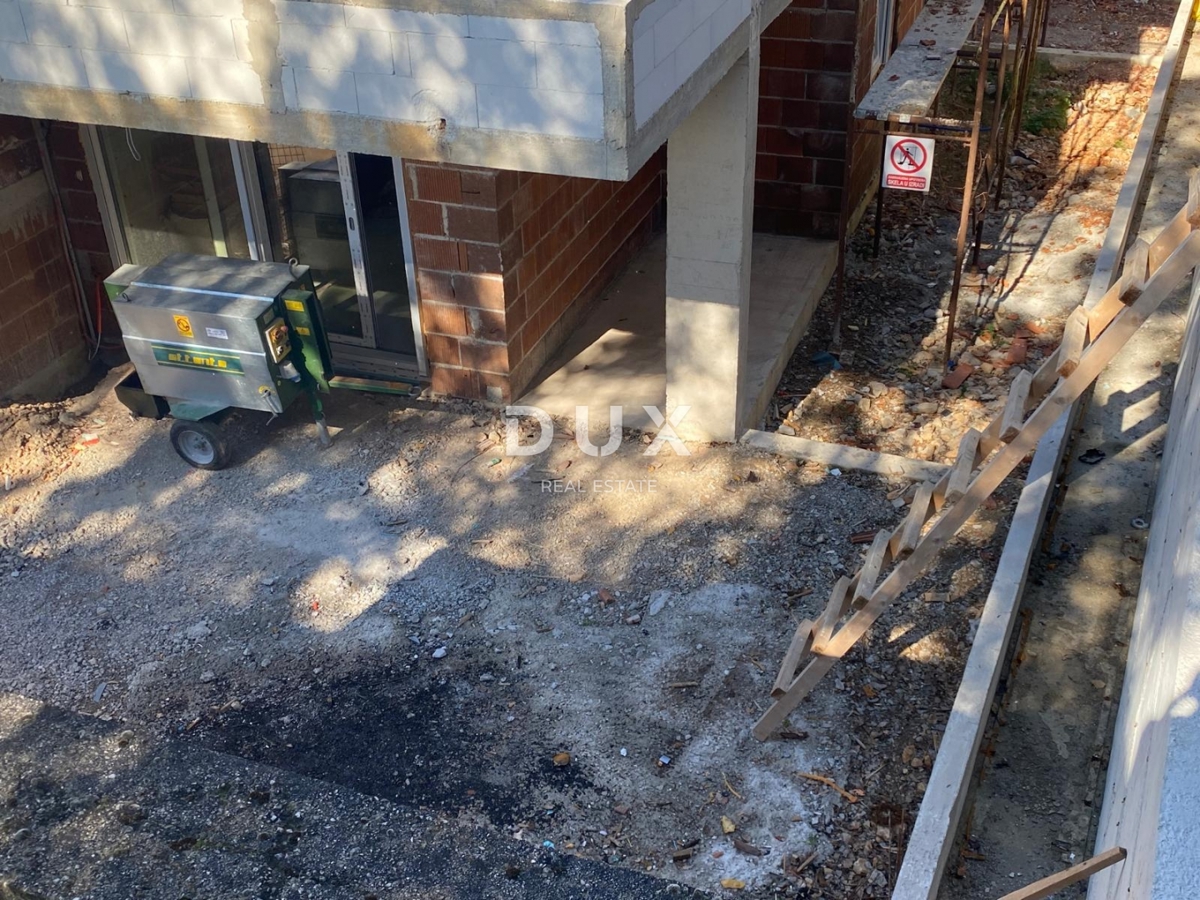 RIJEKA, DRENOVA - esclusivo appartamento in NUOVO EDIFICIO al piano terra con giardino + 2 posti auto! OCCASIONE!