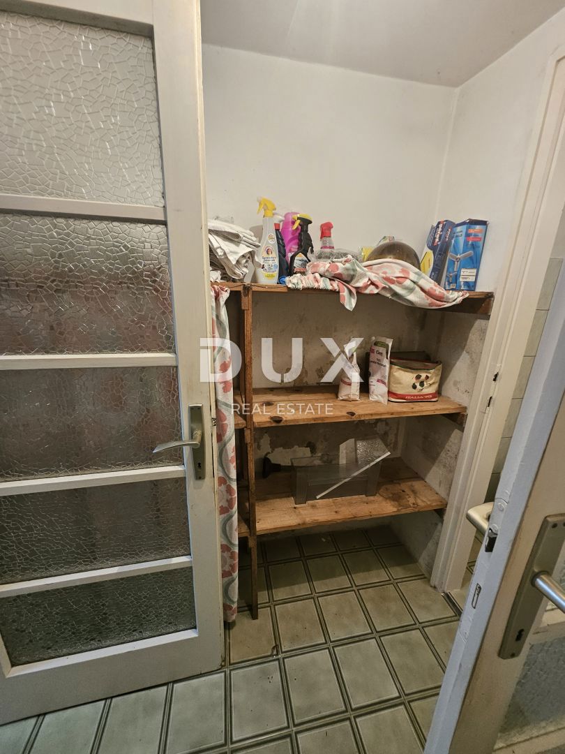 ABBAZIA, LOVRAN - casa a un piano 135m2, 2A FILA SUL MARE!!!! con vista panoramica sul mare + dintorni