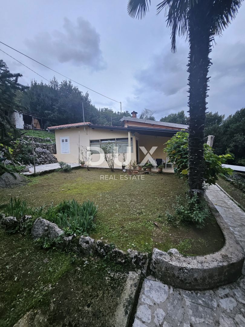 ABBAZIA, LOVRAN - casa a un piano 135m2, 2A FILA SUL MARE!!!! con vista panoramica sul mare + dintorni