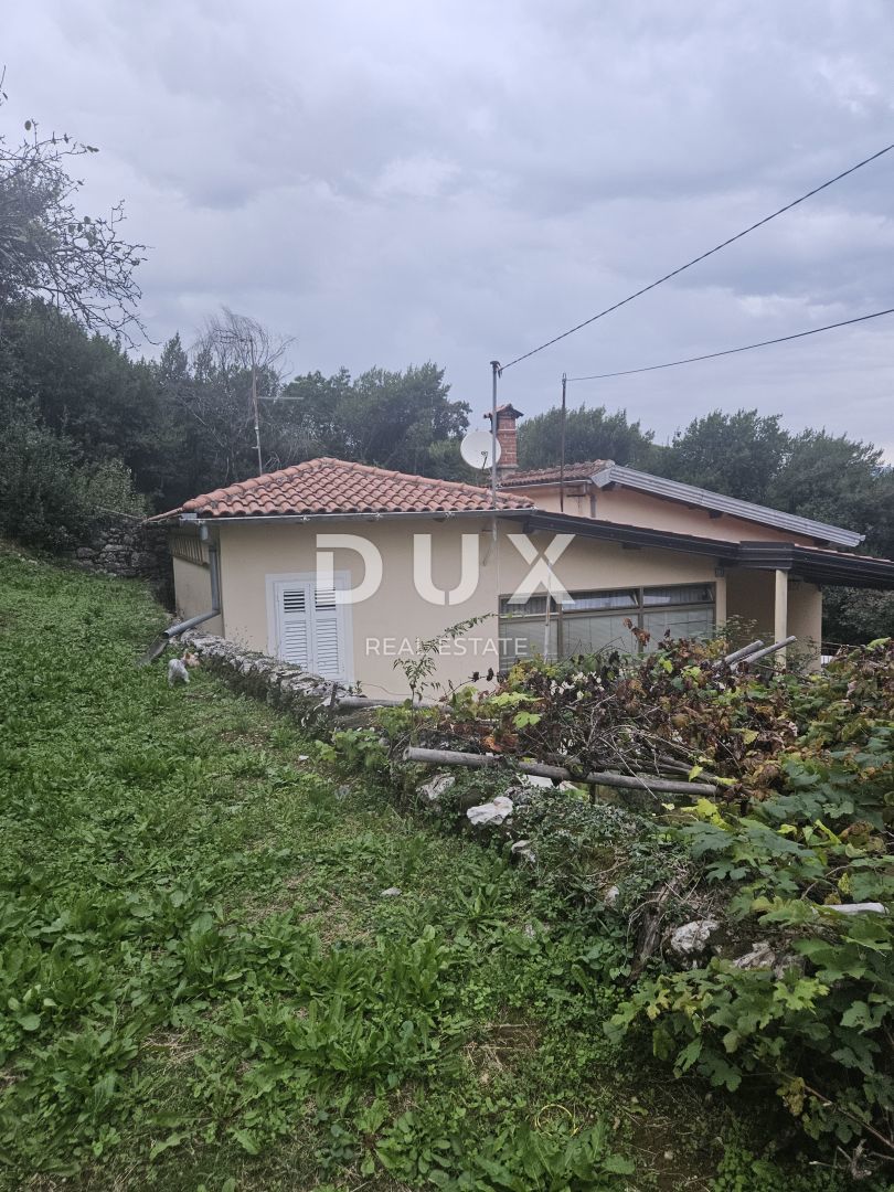 ABBAZIA, LOVRAN - casa a un piano 135m2, 2A FILA SUL MARE!!!! con vista panoramica sul mare + dintorni