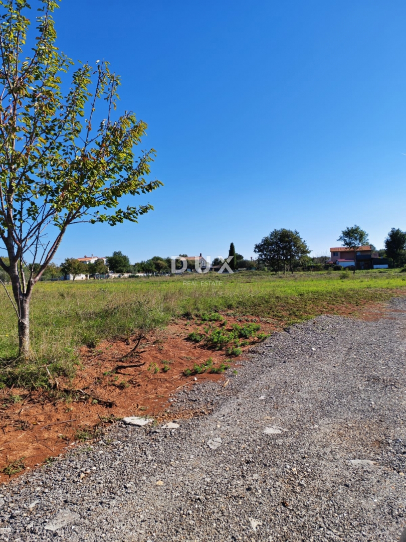 ISTRIA, LOBORIKA - terreno edificabile 1085 m2!