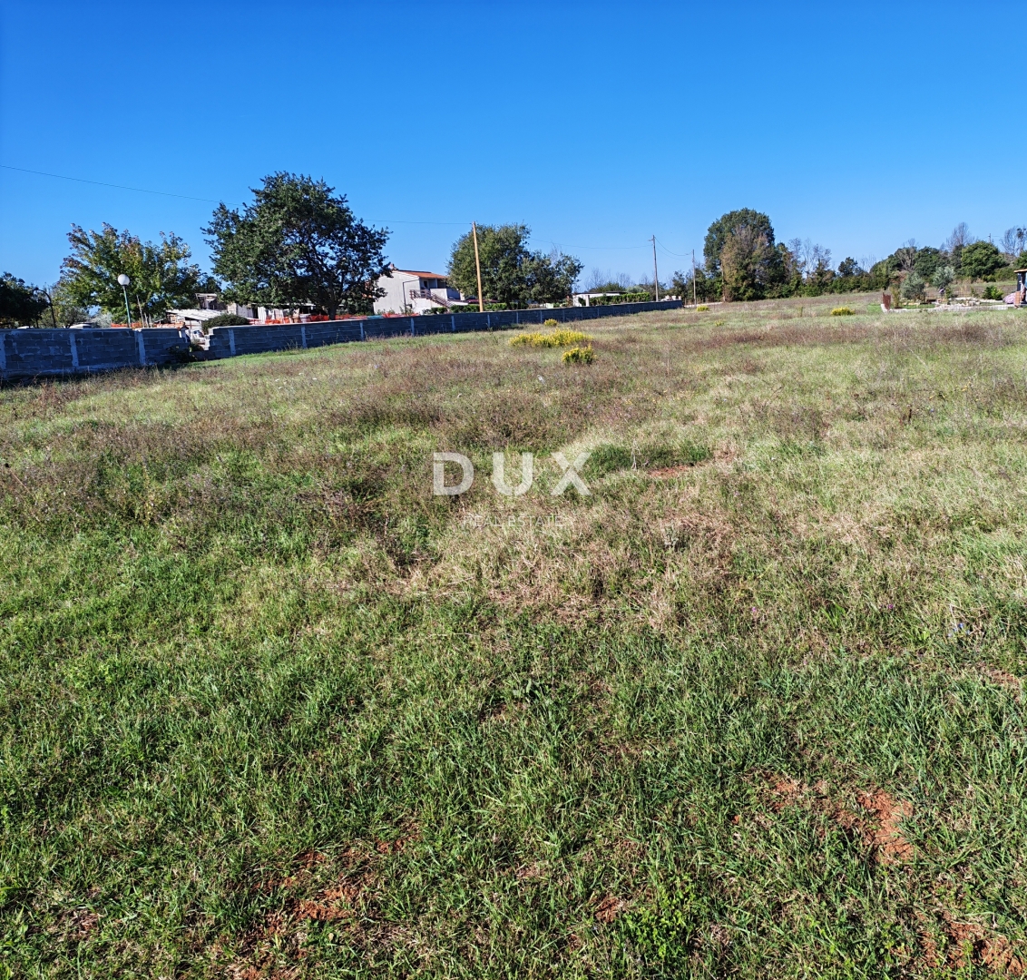 ISTRIA, LOBORIKA - Terreno edificabile in posizione tranquilla!