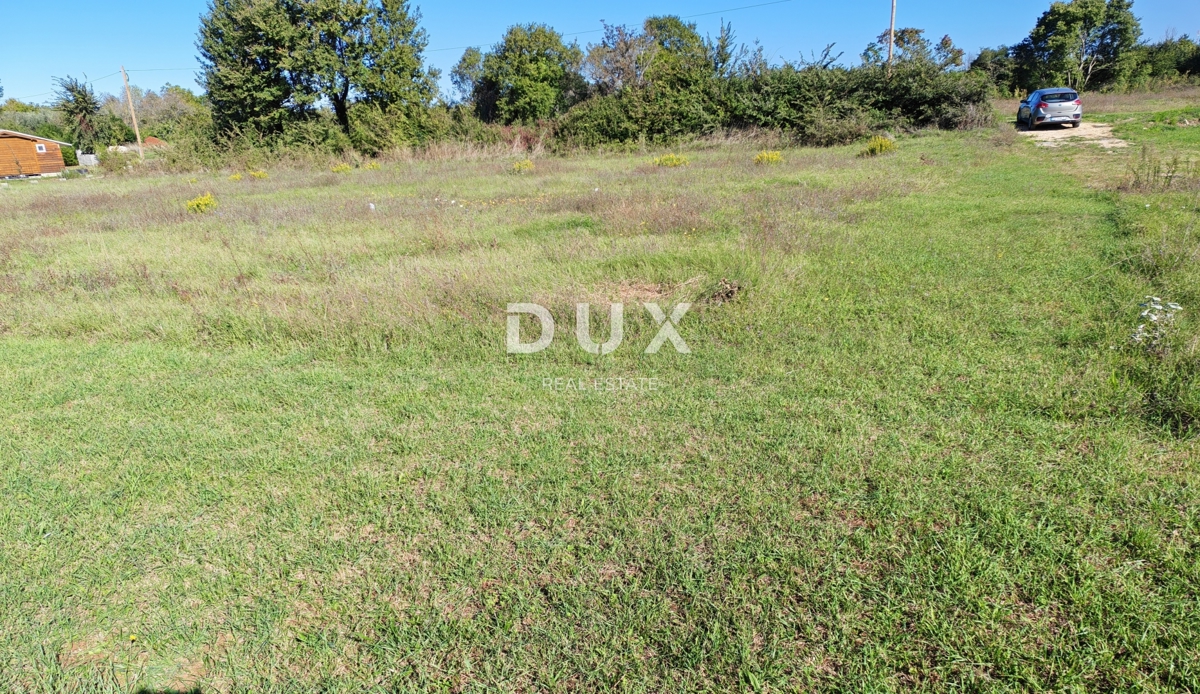 ISTRIA, LOBORIKA - Terreno edificabile in posizione tranquilla!