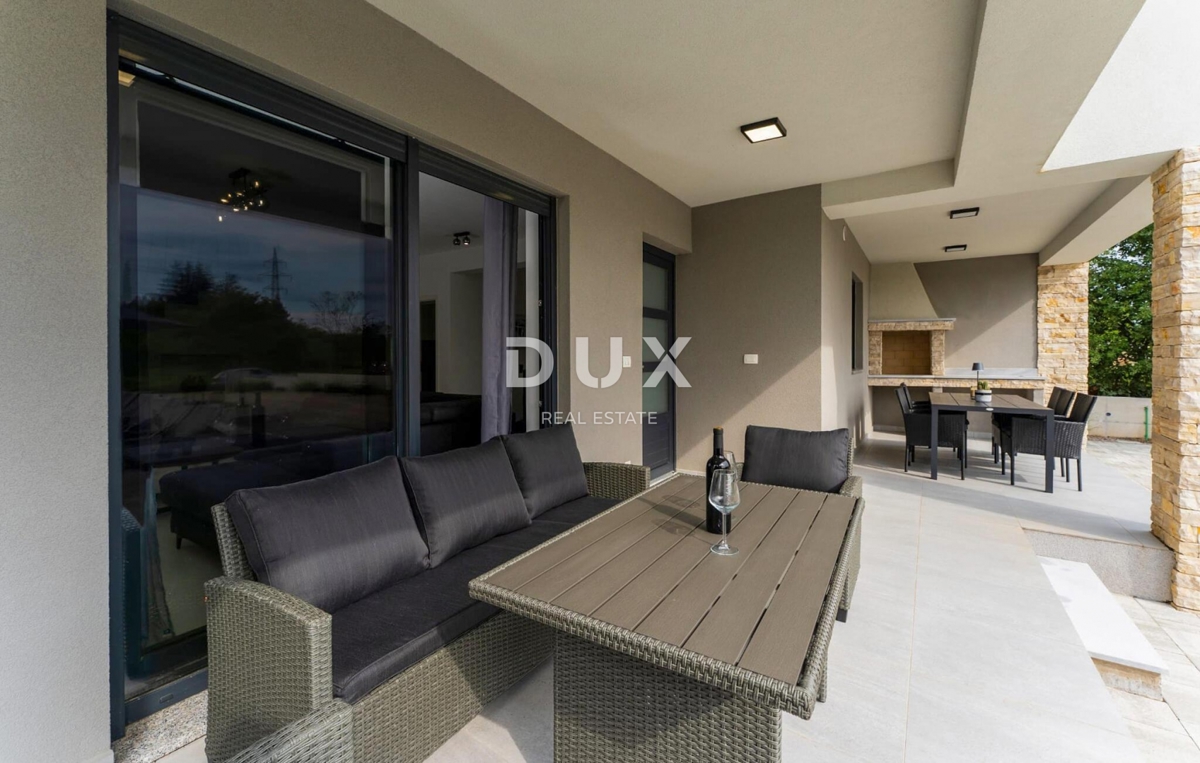 ISTRIA, LABIN - Casa con piscina in un villaggio tranquillo