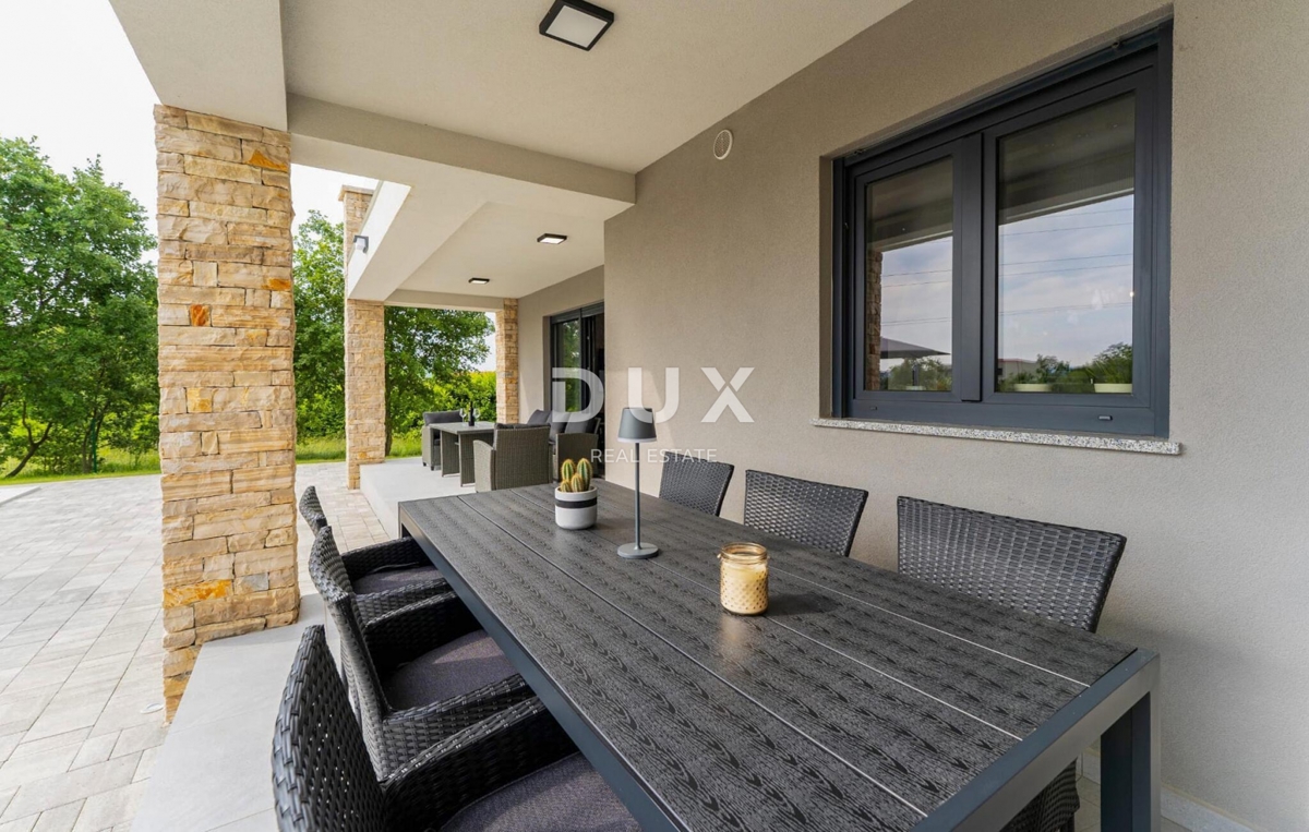 ISTRIA, LABIN - Casa con piscina in un villaggio tranquillo