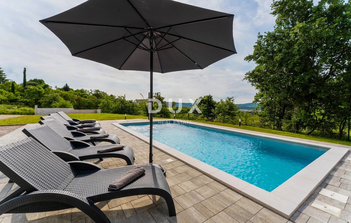 ISTRIA, LABIN - Casa con piscina in un villaggio tranquillo