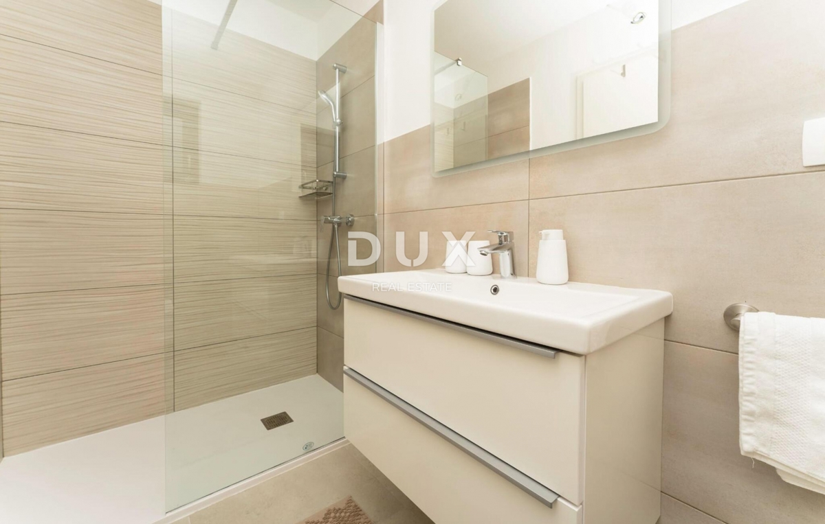 ISTRIA, LABIN - Casa con piscina in un villaggio tranquillo