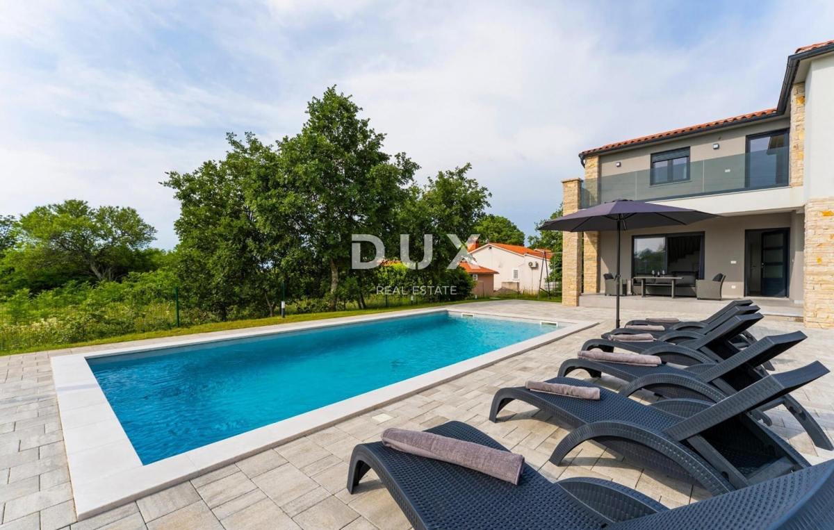 ISTRIA, LABIN - Casa con piscina in un villaggio tranquillo