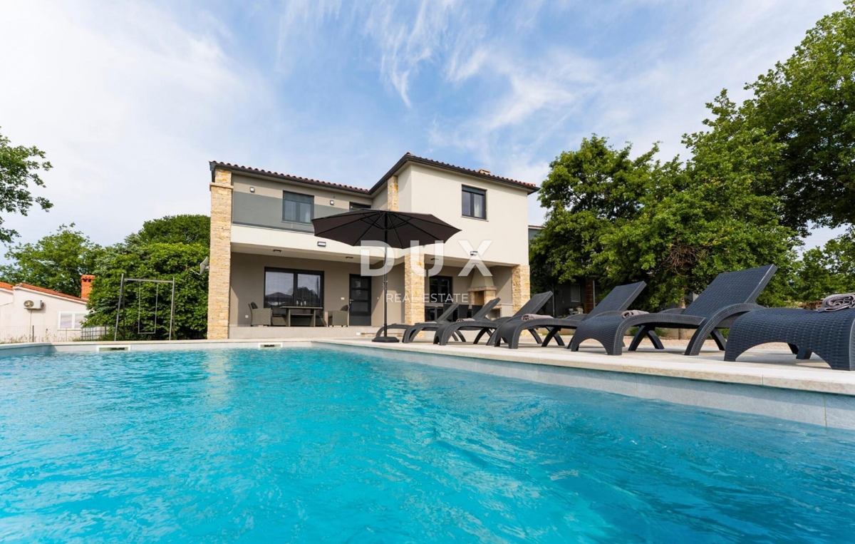 ISTRIA, LABIN - Casa con piscina in un villaggio tranquillo