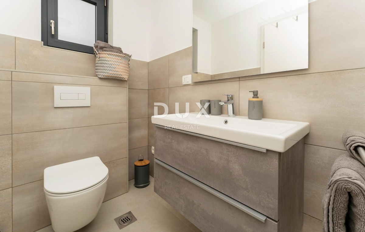 ISTRIA, LABIN - Casa con piscina in un villaggio tranquillo