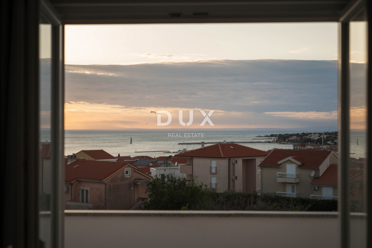 ISOLA DI PAG, NOVALJA - OCCASIONE! Spazioso appartamento con vista mare!