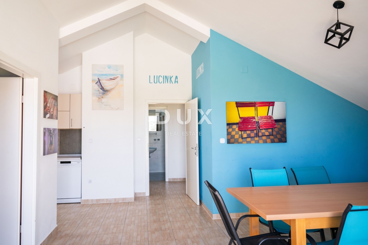 ISOLA DI PAG, NOVALJA - OCCASIONE! Spazioso appartamento con vista mare!