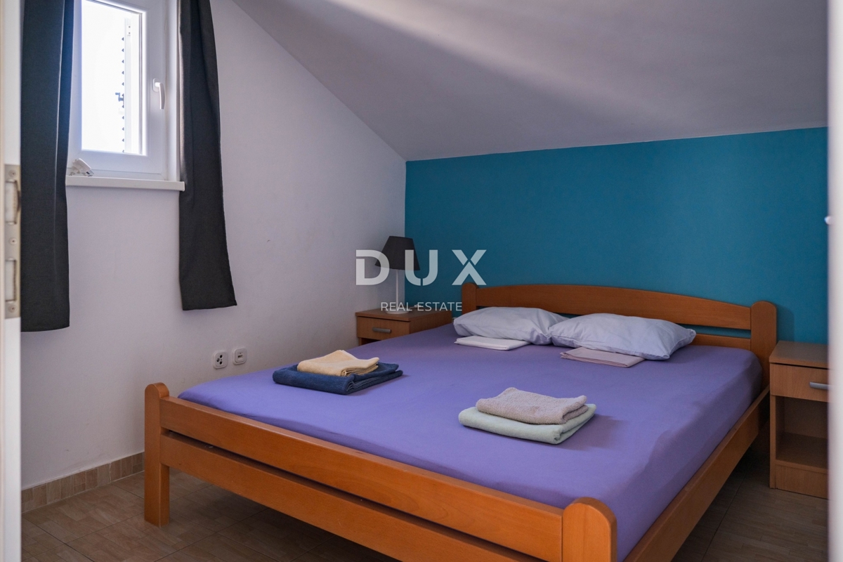 ISOLA DI PAG, NOVALJA - OCCASIONE! Spazioso appartamento con vista mare!