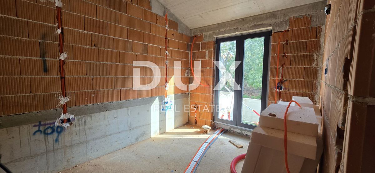 ISTRIA, BARBAN - Casa bifamiliare con piscina ai margini del villaggio