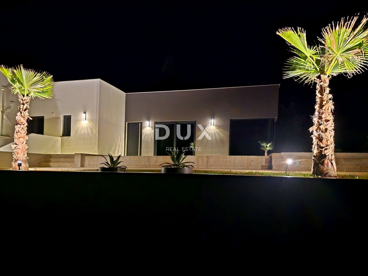 ISTRIA, BARBAN - Casa bifamiliare con piscina ai margini del villaggio