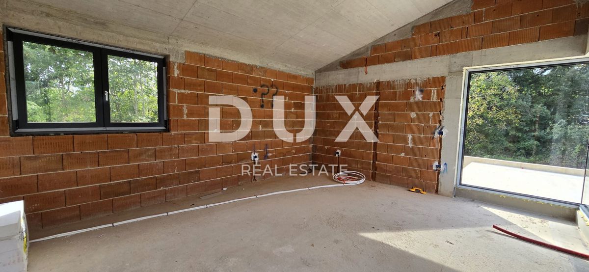 ISTRIA, BARBAN - Casa bifamiliare con piscina ai margini del villaggio