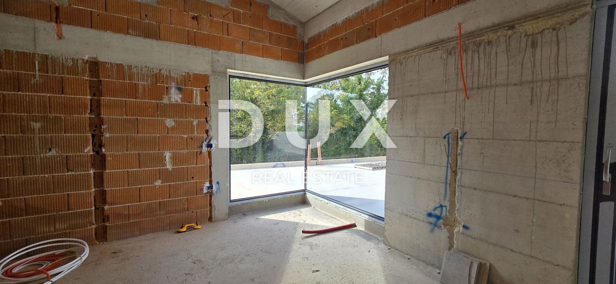 ISTRIA, BARBAN - Casa bifamiliare con piscina ai margini del villaggio