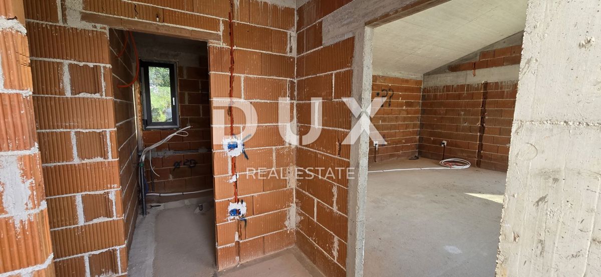 ISTRIA, BARBAN - Casa bifamiliare con piscina ai margini del villaggio