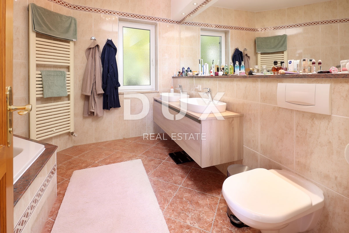 ABBAZIA, BREGI - villa con vista panoramica sul mare e ampio giardino! OCCASIONE!