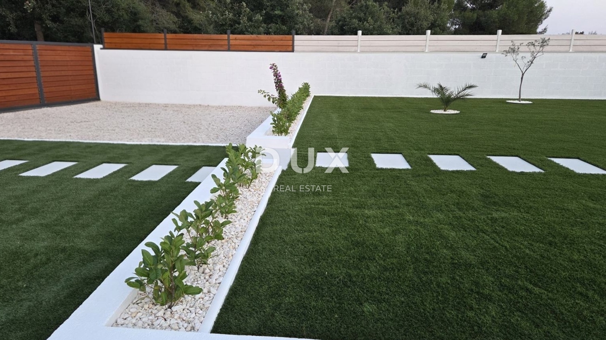 ISTRIA, POMER - casa legalizzata a soli 600 metri dal mare!