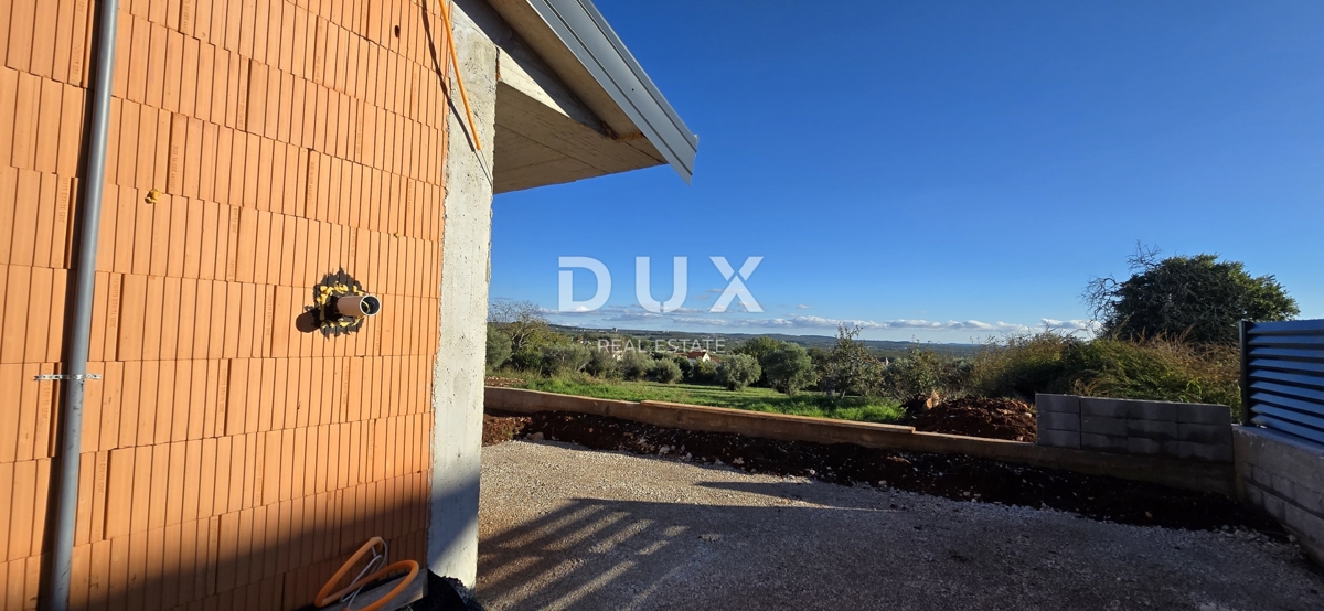 ISTRIA, PARENZO - Casa a un piano, un connubio tra natura e modernità