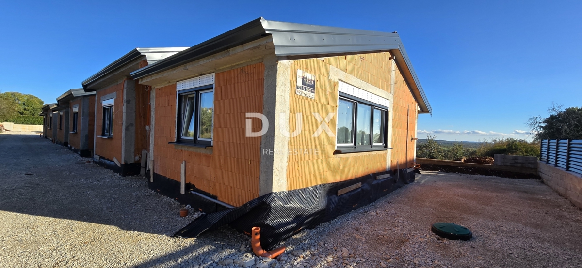 ISTRIA, PARENZO - Casa a un piano, un connubio tra natura e modernità