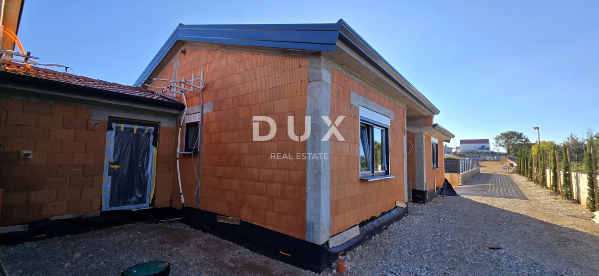 ISTRIA, PARENZO - Casa a un piano, un connubio tra natura e modernità