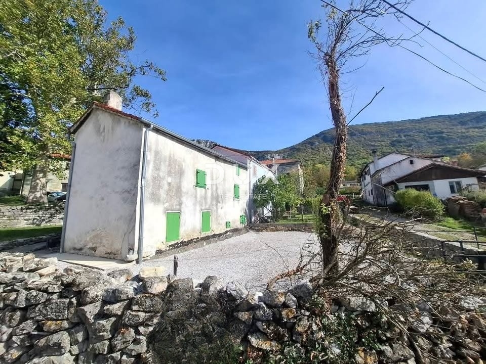 ISTRIA, LANIŠĆE - Casa in pietra parzialmente ristrutturata