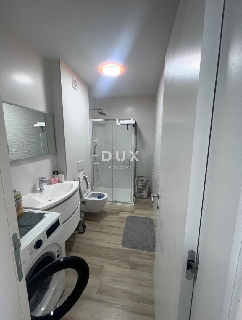 ISTRIA, MEDULIN - Appartamento in un nuovo edificio con due posti auto, arredato, vista mare