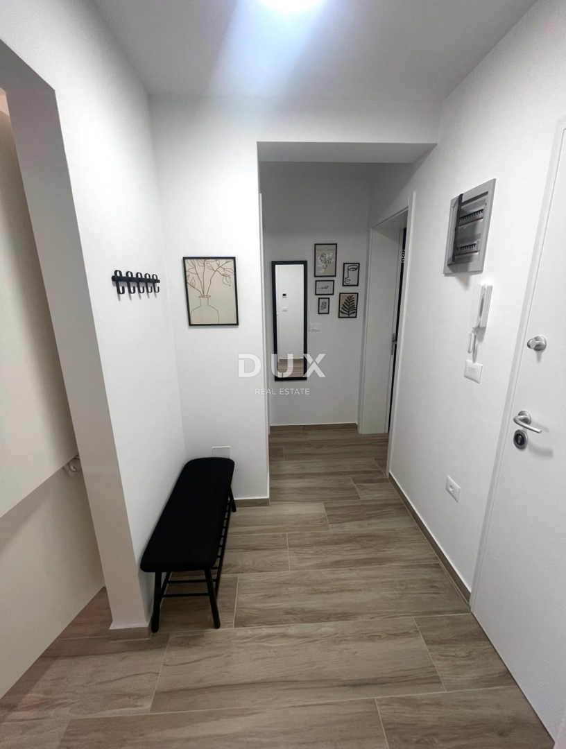 ISTRIA, MEDULIN - Appartamento in un nuovo edificio con due posti auto, arredato, vista mare