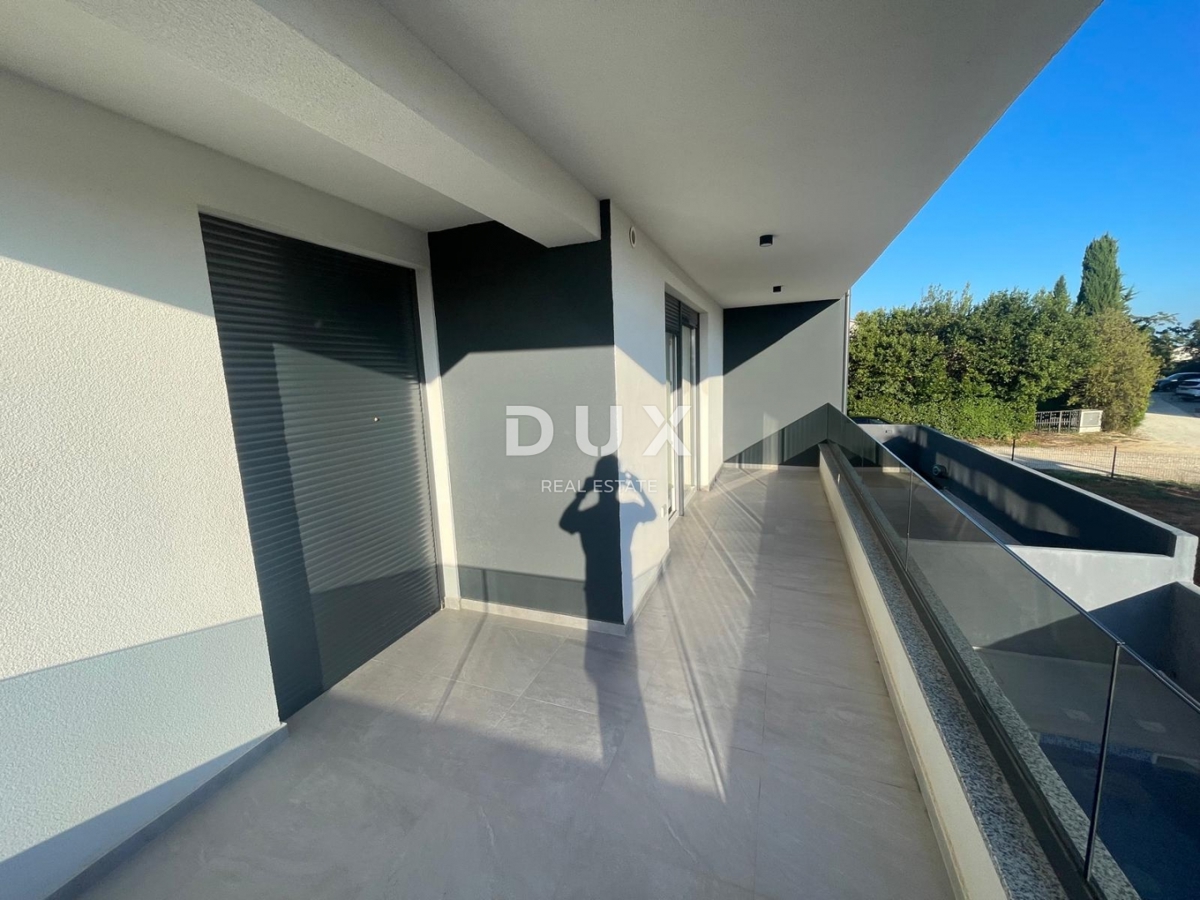 ISTRIA, MEDULIN - Appartamento in un nuovo edificio con due posti auto, arredato, vista mare