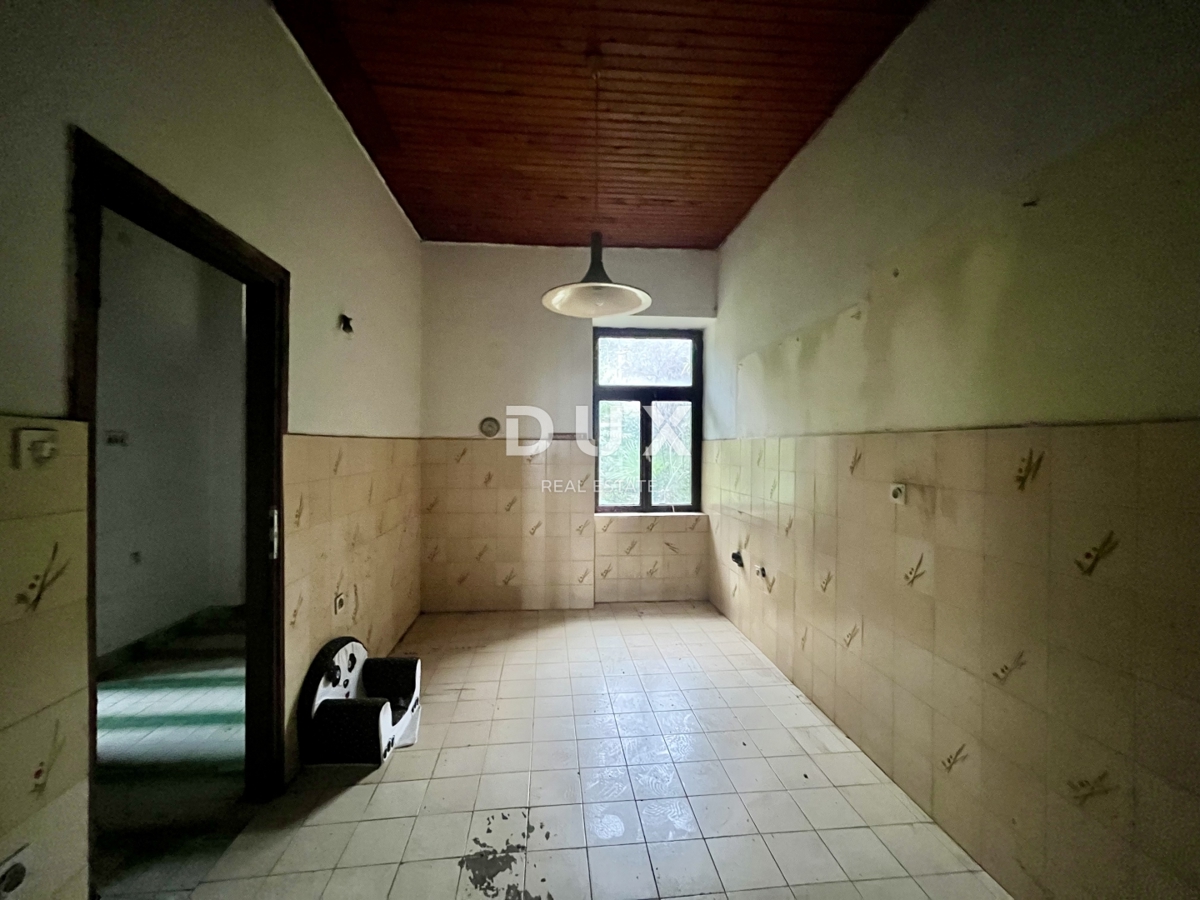 ABBAZIA, CENTRO - Villa con una storia, appartamento con potenziale - un'opportunità rara