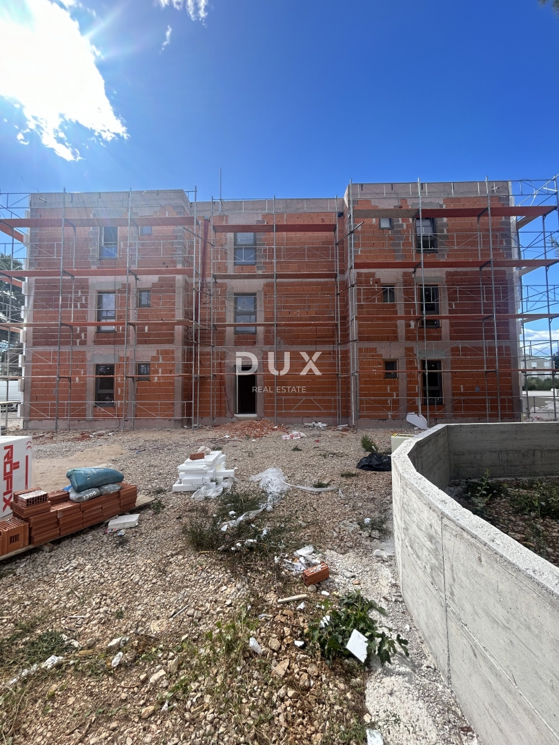 ŠIBENIK, SRIMA - Lussuoso appartamento con tre camere da letto in un nuovo edificio, a 300 m dalla spiaggia