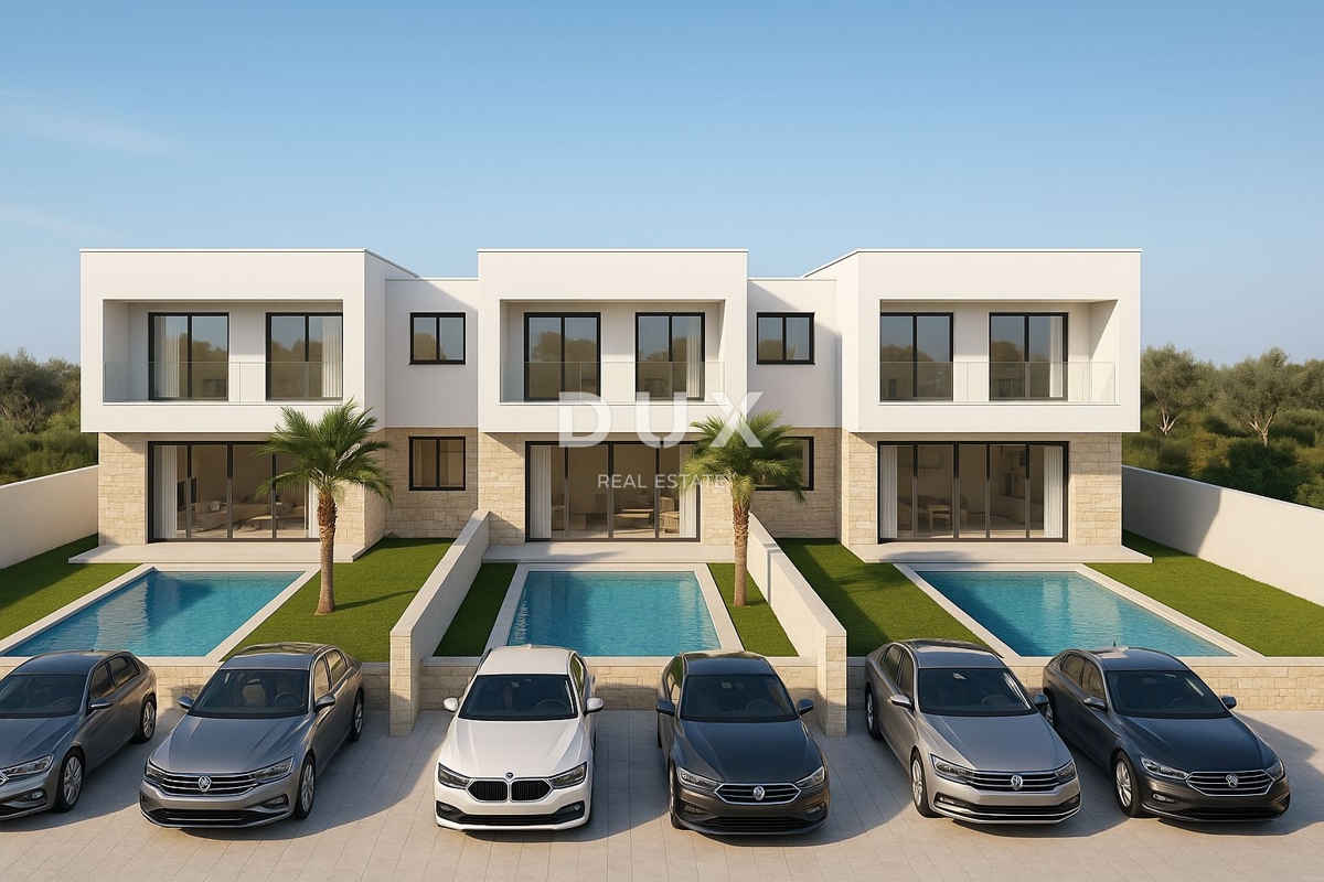 ISOLA DI PAG, NOVALJA - terreno con progetto in ottima posizione