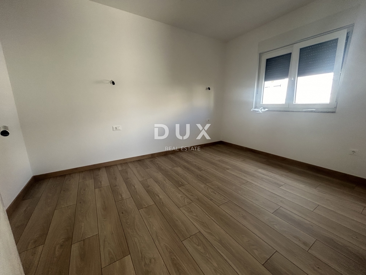 ŠIBENIK, VODICE – Lussuoso appartamento duplex in posizione attraente, a 200 m dalla spiaggia