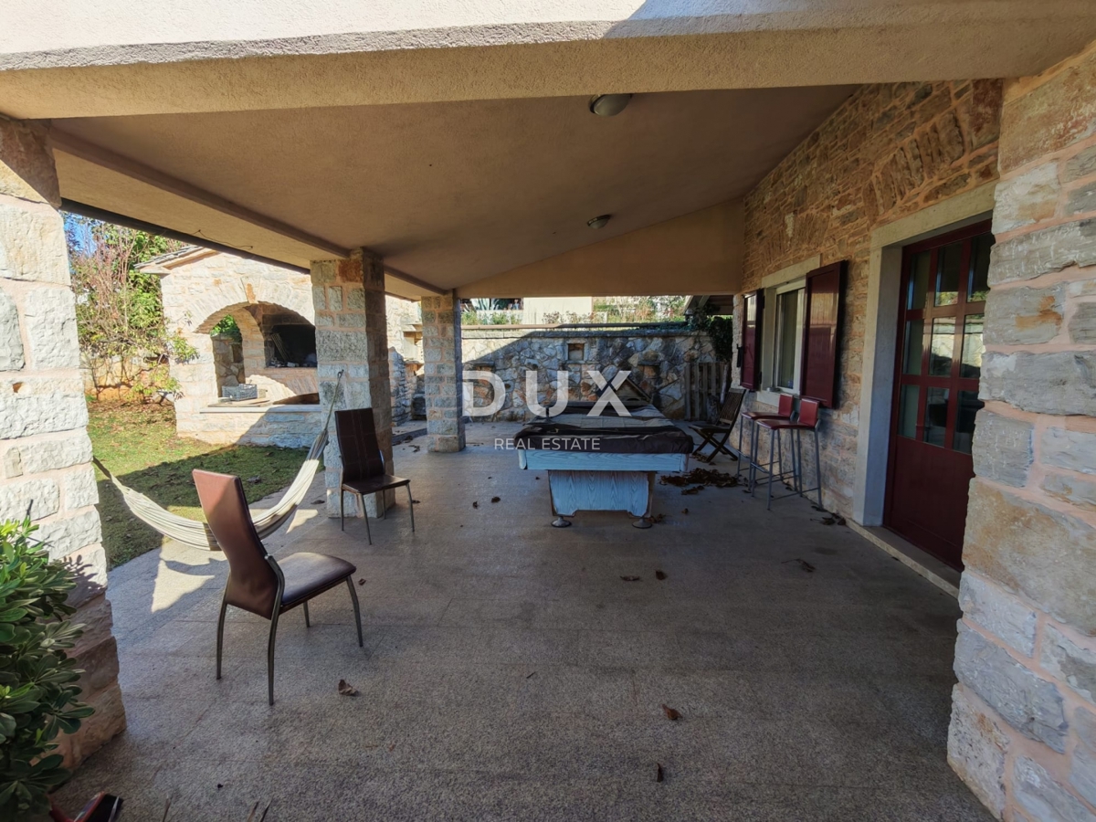 ISTRIA, BALE - Spaziosa villa con piscina e una casa in pietra aggiuntiva per gli ospiti
