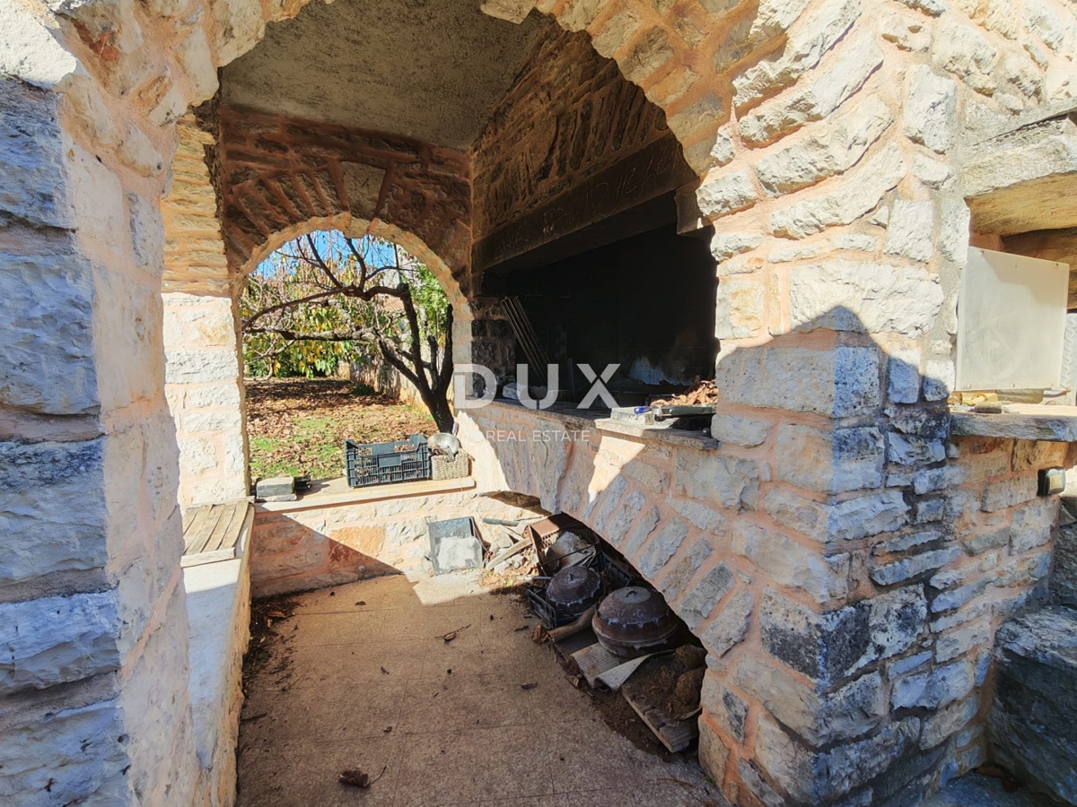 ISTRIA, BALE - Spaziosa villa con piscina e una casa in pietra aggiuntiva per gli ospiti