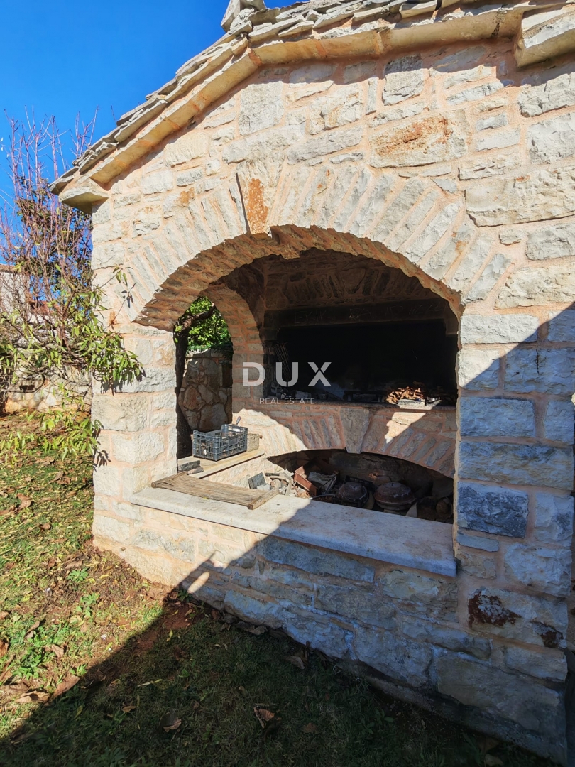 ISTRIA, BALE - Spaziosa villa con piscina e una casa in pietra aggiuntiva per gli ospiti