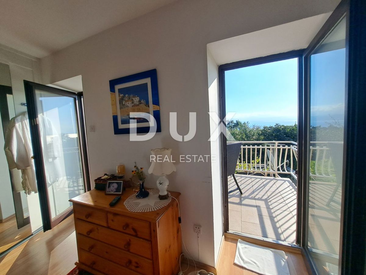 OPATIJA, OPRIĆ - tre piani, due terrazze e vista mare